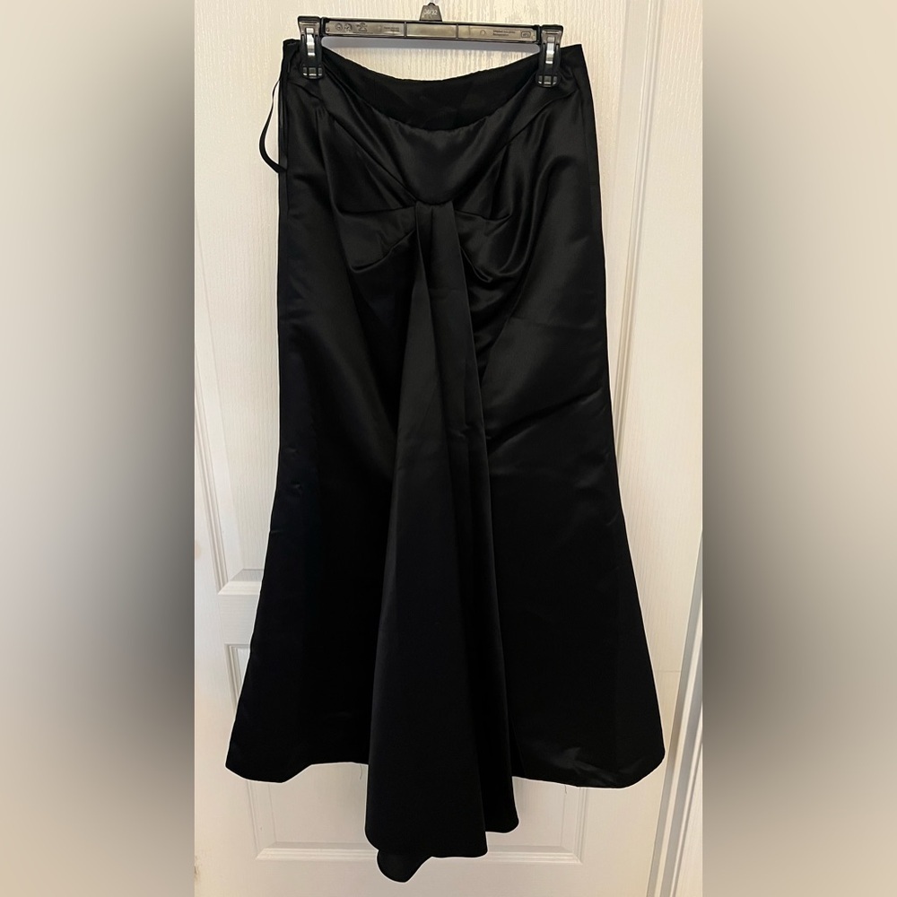 Elegant Black Gown with Bow Detail